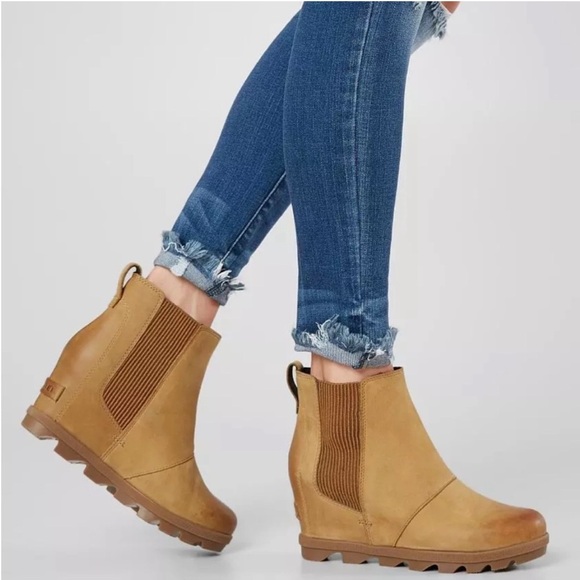 Sorel Shoes - Sorel Women's Joan Of Arctic Wedge I| Chelsea Boot CAMEL Brown Size 7